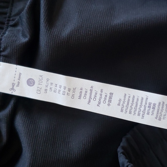 CRZ Yoga new black shorts with inner panti woman size 14 - Picture 4 of 4